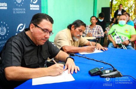 Firman carta compromiso para la protección de los consumidores en Santiago Texacuangos