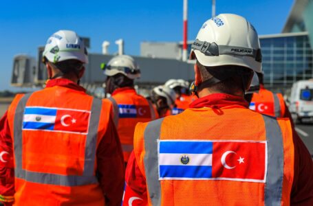 Grupo de rescate USAR de El Salvador ya rumbo a Turquía