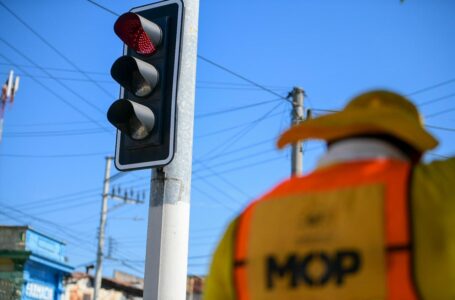Obras Públicas registra 78 % de avance en obras de instalación de semáforos inteligentes