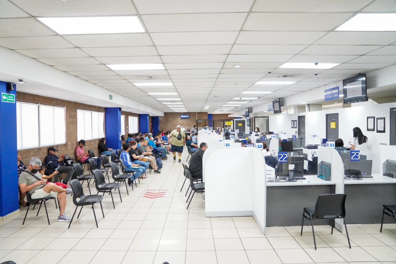 Conductores Abarrotan Sucursales De Sertracen Para Poner En Orden Su ...