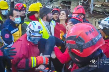 Periódico turco destaca labor de rescatistas salvadoreños en emergencia por terremotos en Turquía