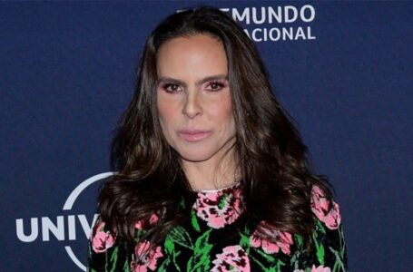 Kate del Castillo fascinada por comer pupusas salvadoreñas