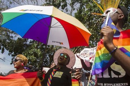 Uganda aprueba una de las leyes más duras contra la comunidad LGBTQ