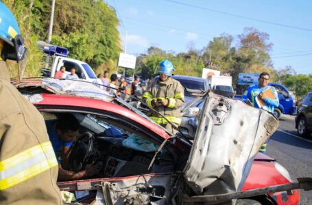 Accidente de tránsito en carretera Panamericana en Cuscatlán deja 5 lesionados