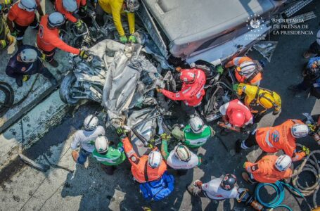 Lesionados por accidente de tránsito en bulevar Monseñor Romero fueron trasladados al hospital San Rafael y al general del ISSS