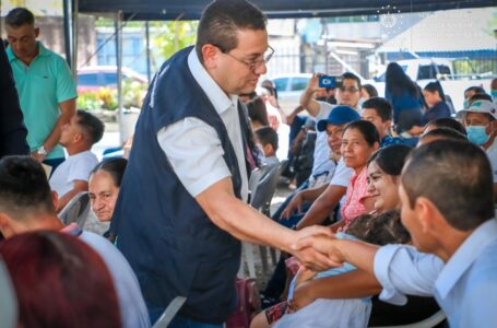 Contingente de salvadoreños viaja a trabajar a Vancouver y Quebec