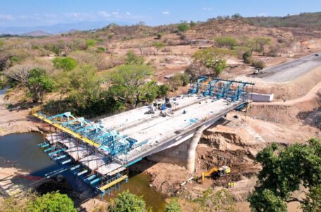 Obras Públicas ejecuta obras de conectividad en el oriente del país