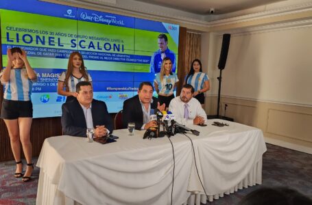 Grupo Megavisión celebra su 30 aniversario con la visita del técnico argentino Lionel Scaloni