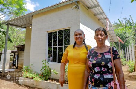 Familias de veteranos y excombatientes de San Miguel reciben viviendas