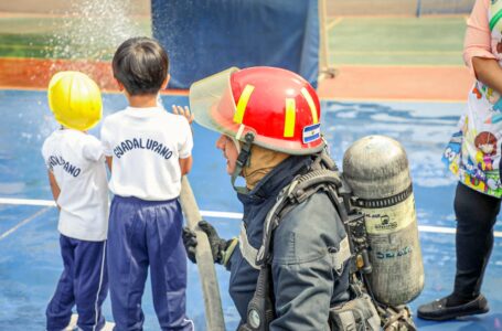Capacitan a niños en prevención de incendios