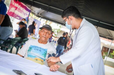 Habitantes de Zaragoza son beneficiados con jornada médica