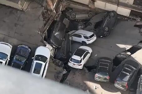 VIDEO: Un muerto y cuatro heridos al derrumbarse un estacionamiento en Nueva York