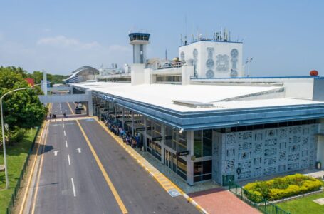 Abre licitación para ampliar área de registro aeroportuaria