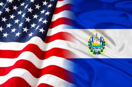 El Salvador sigue en la baja en migración irregular destaca embajador de EE. UU.