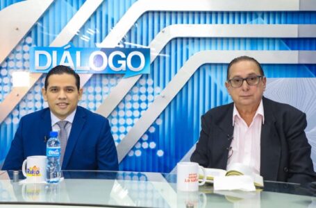 Vilanova y Guillermo Portillo respaldan reducción de diputados y municipios