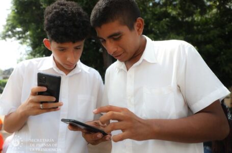 Gobierno habilita internet de alta velocidad gratuito en espacios públicos de Sonsonate