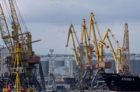 Rusia bombardea puerto de Odessa tras ataque a puente de Crimea