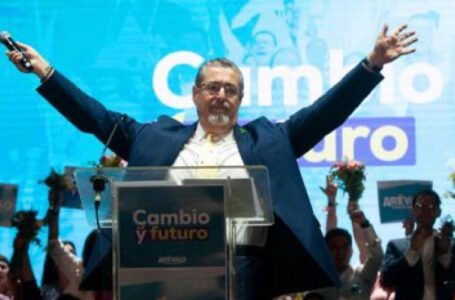 Bernardo Arévalo gana las elecciones presidenciales en Guatemala