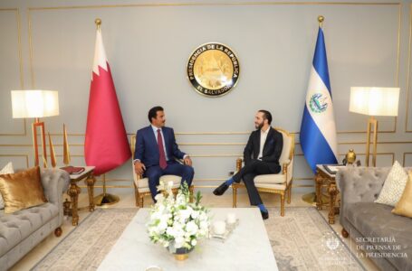 Presidente Bukele se reúne con emir de Qatar