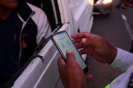 VMT realiza patrullajes para identificar a quienes utilizan el celular mientras conducen