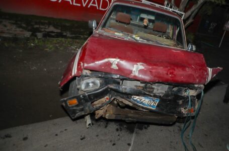 Instituciones de primera respuesta auxilian a víctimas de accidente en San Juan Opico