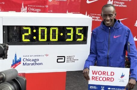 Kiptum pone nuevo récord en Maratón de Chicago