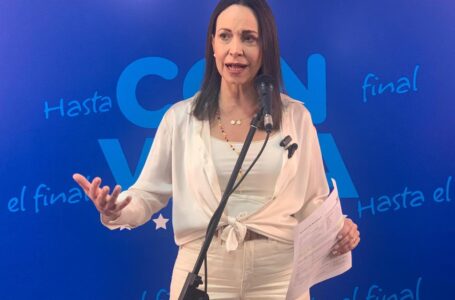 María Corina Machado arrasa en primarias de oposición venezolana