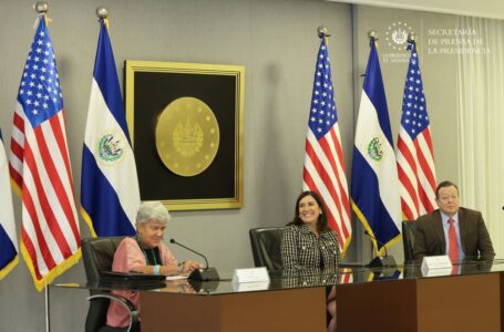 El Salvador y EE. UU. acuerdan cooperación en política digital