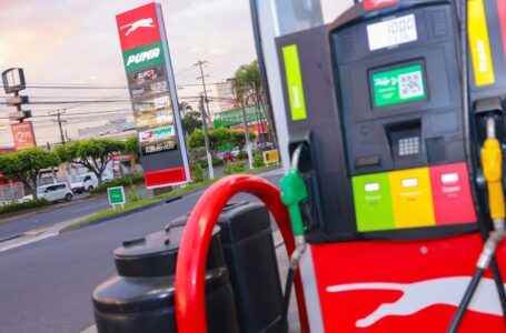 Gobierno verifica que baja en precios de los combustibles sea trasladada a los consumidores