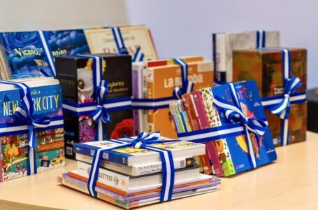 BINAES recibe donativo de 5 mil libros de países amigos y connacionales