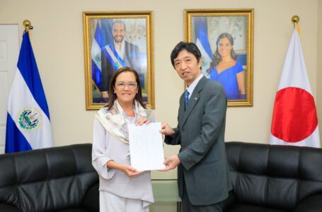 Nuevo embajador de Japón presenta credenciales