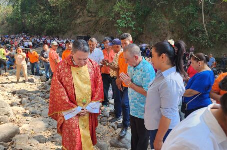 Alcalde Menéndez participa en fiestas patronales en honor al Cristo Negro