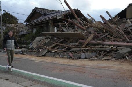 Víctimas de terremoto en Japón se eleva a 215