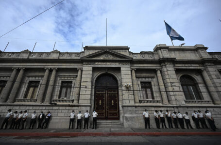 Polémica en Guatemala por retraso de juramentación de diputados electos y toma de posesión presidencial