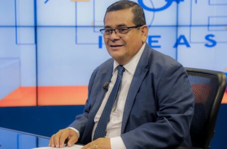 José Luis Urías ofrece programa agrícola en La Libertad