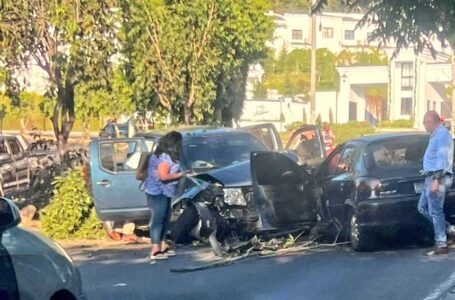 Accidente de tránsito en avenida Masferrer Norte deja tres personas lesionadas