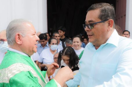 Luís Urías participa en el acto de bienvenida del nuevo párroco de la iglesia de Sitio del Niño