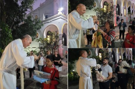 Mascotas reciben bendición de iglesia católica por fiesta de San Antonio Abad