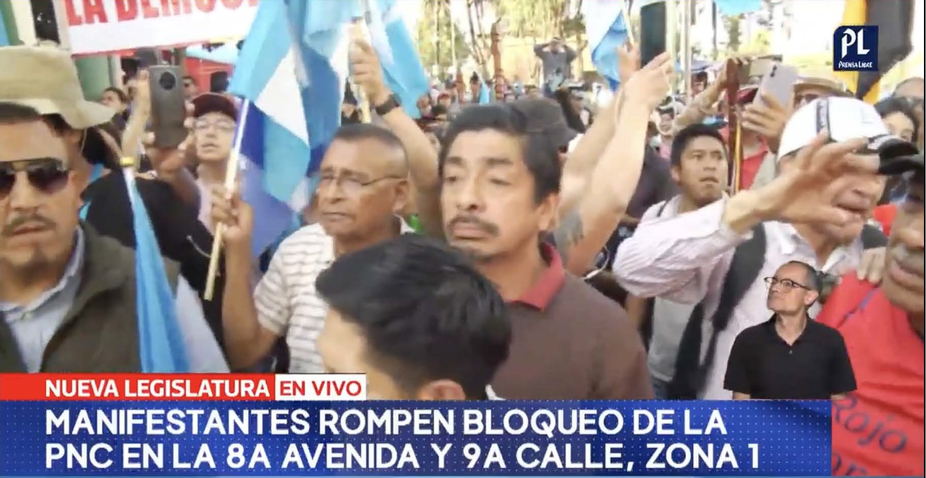 Manifestaciones frente al congreso de Guatemala. Vía: Prensa Libre  