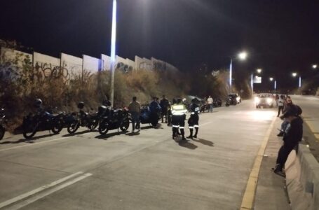 Detienen a 27 motociclistas por carreras ilegales en calle a Surf City