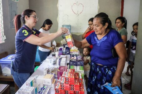 Candidatos de Nuevas Ideas llevan jornada de salud a los habitantes de Cangrejera, La Libertad