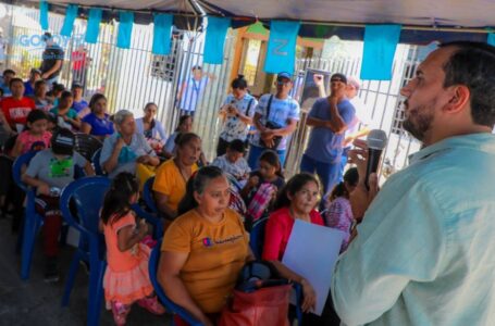 Familias de Chiltiupán conocen el proyecto de  Godoy para transformar La Libertad Costa