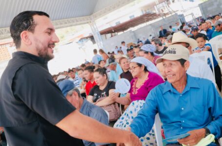 Candidato César Godoy se reúne con el sector pesquero de La Libertad Costa