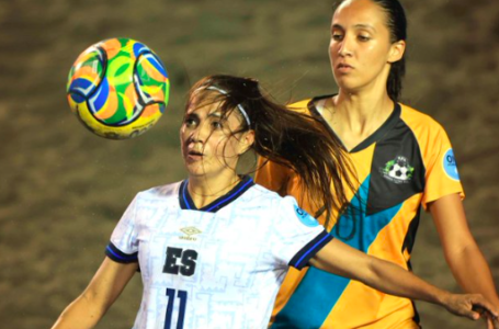 Selección femenina de fútbol playa de El Salvador arrasa 8-0 a Bahamas