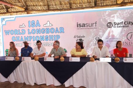 Inicia campeonato mundial de tabla larga en El Sunzal: 39 delegaciones
