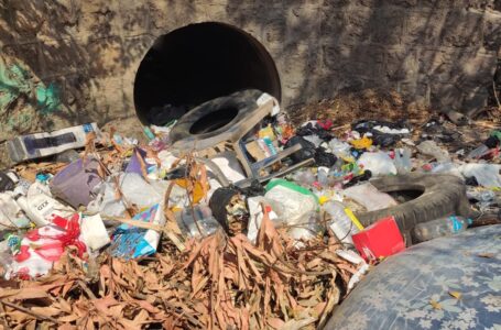 Director de Fovial pide a población que no use drenajes como basureros