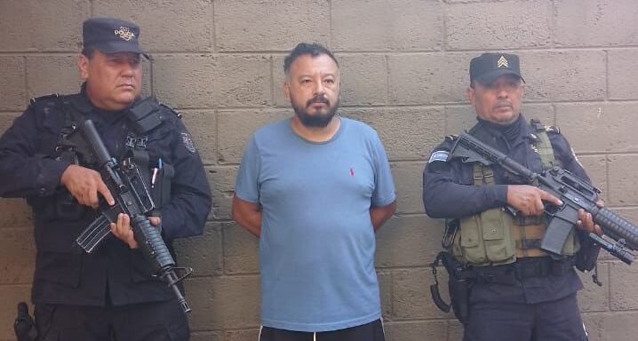 Capturan a cómplice de excomisionado Cristian Flores en delitos de Cohecho Impropio
