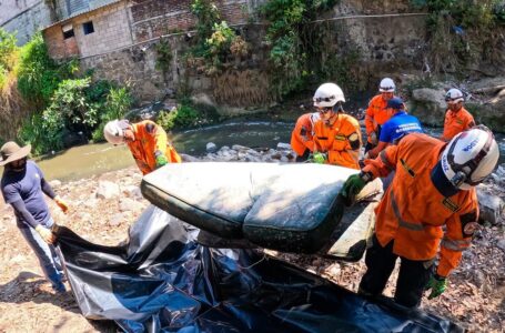 Limpieza en quebrada El Talapo para prevenir inundaciones