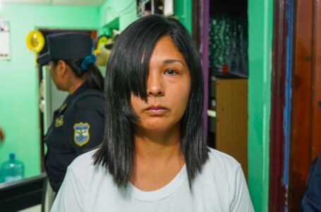 Capturan a mujer que estafó a víctima con viaje ficticio a Colombia