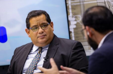 Captar científicos, médicos, e ingenieros es una medida audaz, dice Álvaro Cruz Rojas